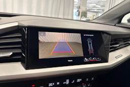 harmaa Audi Q4 e-tron 2023 kuva 16.