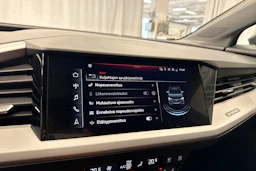 harmaa Audi Q4 e-tron 2023 kuva 19.