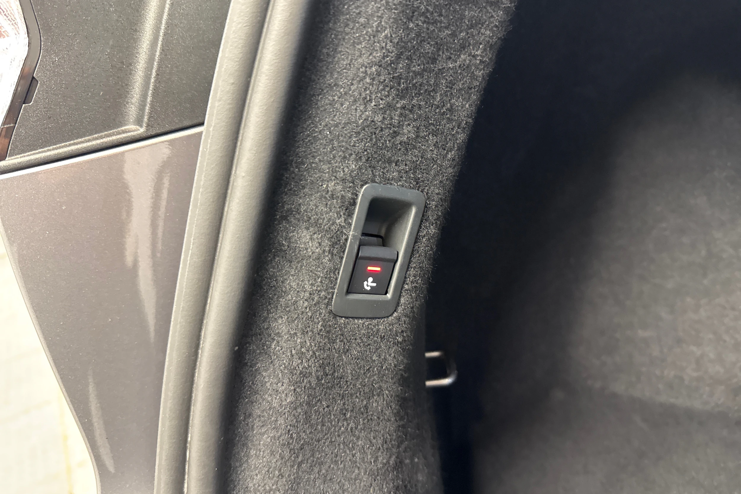 harmaa Audi Q4 e-tron 2023 kuva 26.