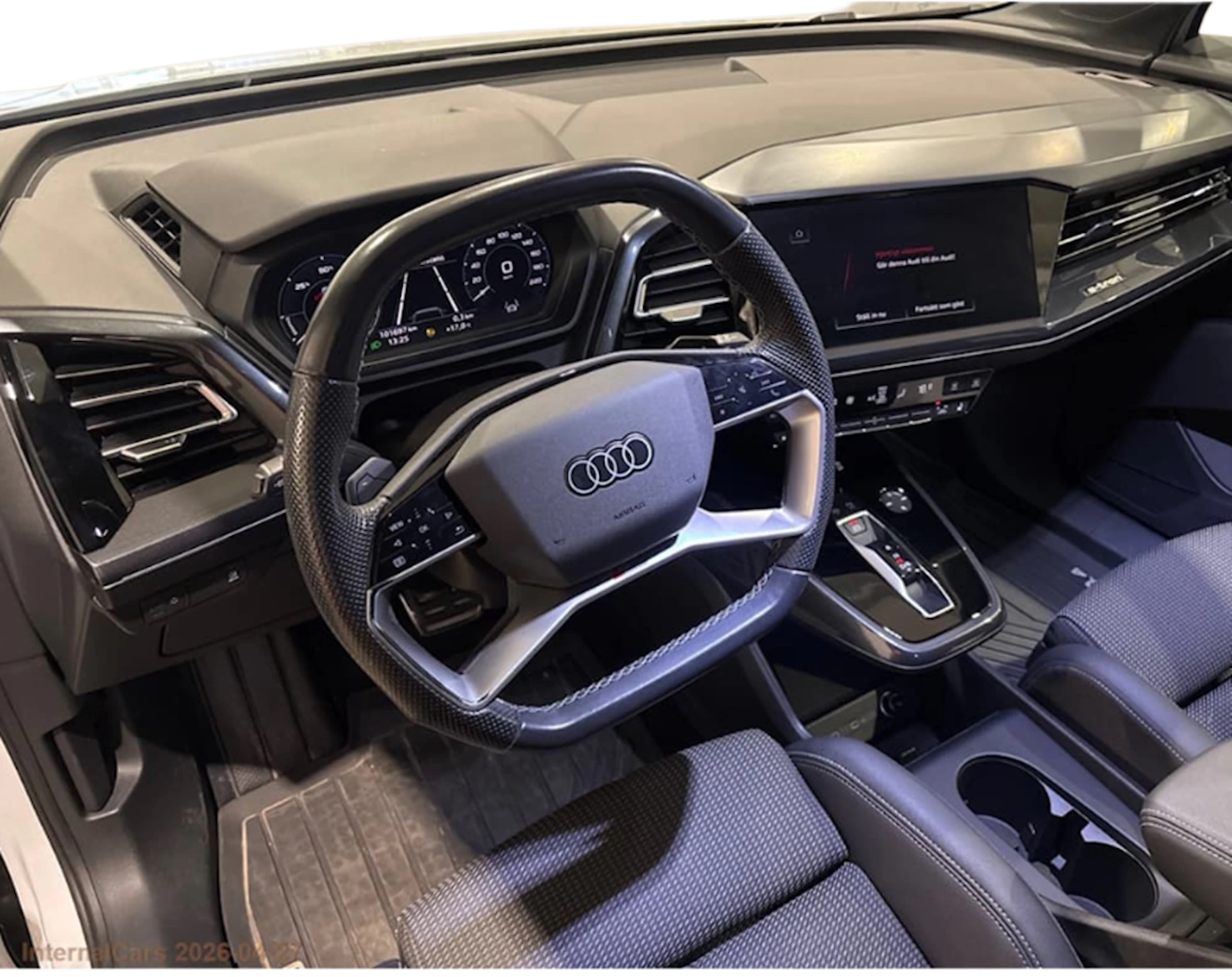 valkoinen Audi Q4 e-tron 2023 kuva 5.