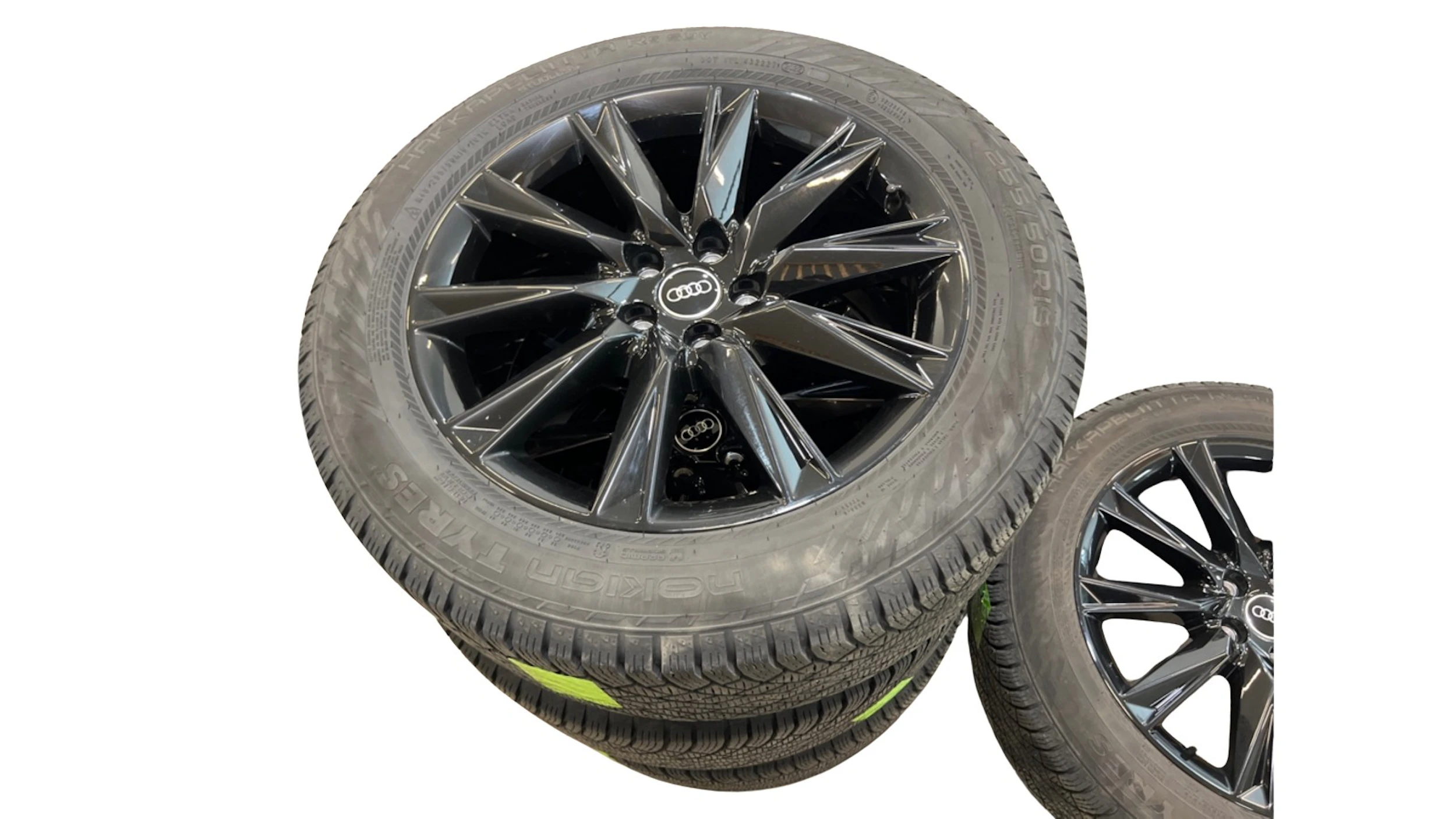 met. sininen Audi Q4 e-tron 2023 kuva 7.