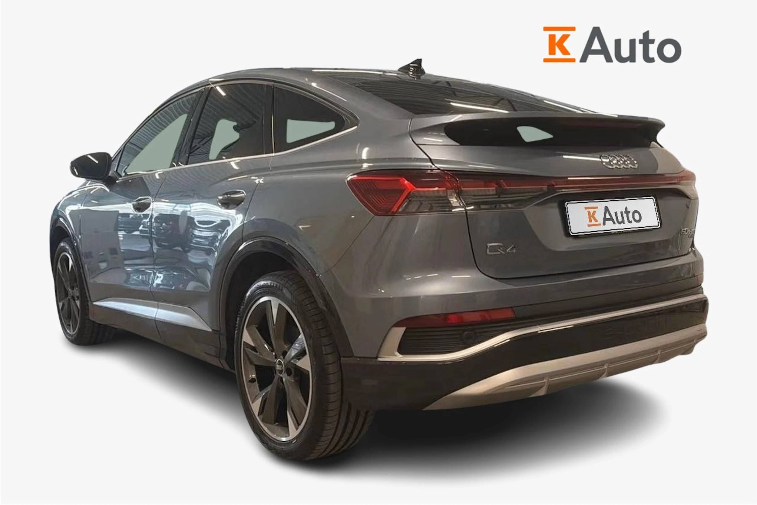 sininen Audi Q4 e-tron 2023 kuva 2.