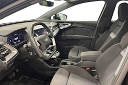 musta Audi Q4 e-tron 2023 kuva 4.