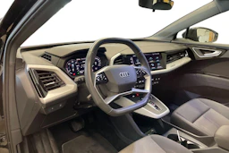 musta Audi Q4 e-tron 2023 kuva 8.