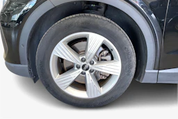 musta Audi Q4 e-tron 2023 kuva 12.