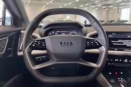 musta Audi Q4 e-tron 2023 kuva 16.