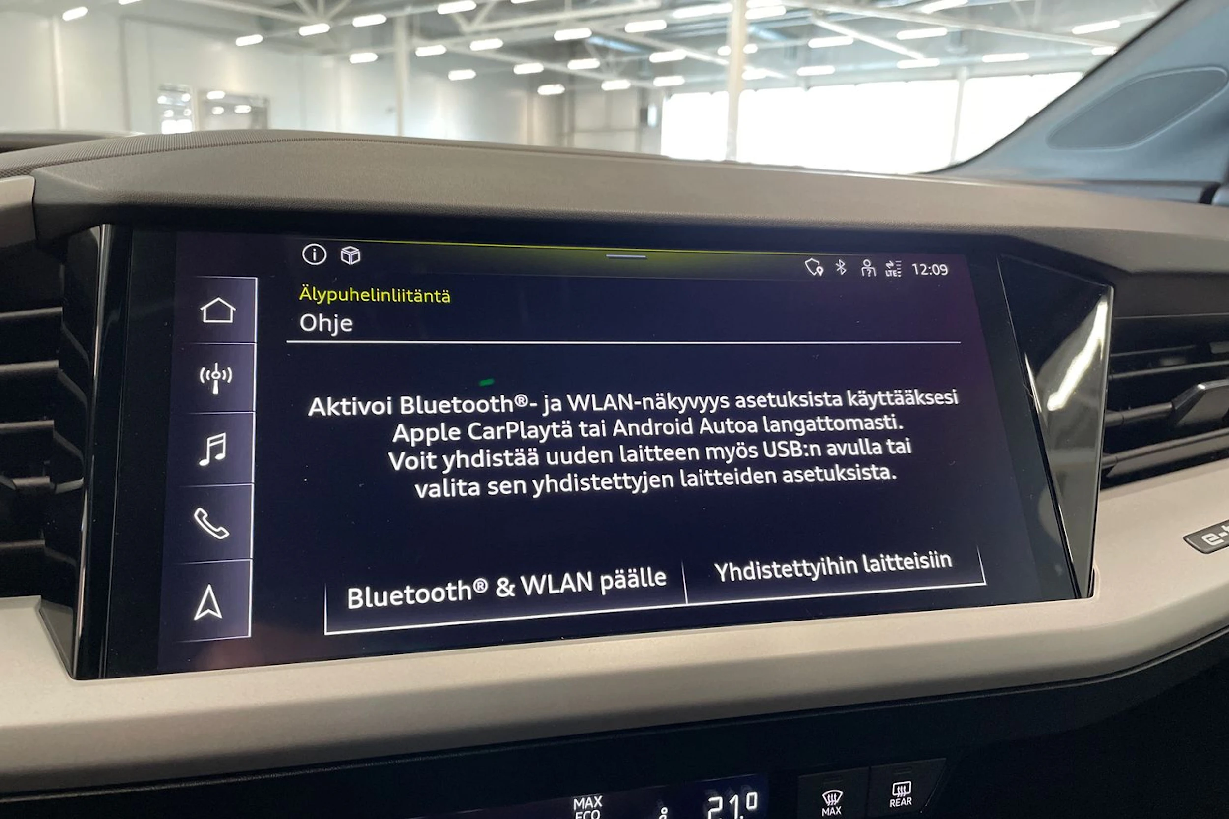 musta Audi Q4 e-tron 2023 kuva 30.