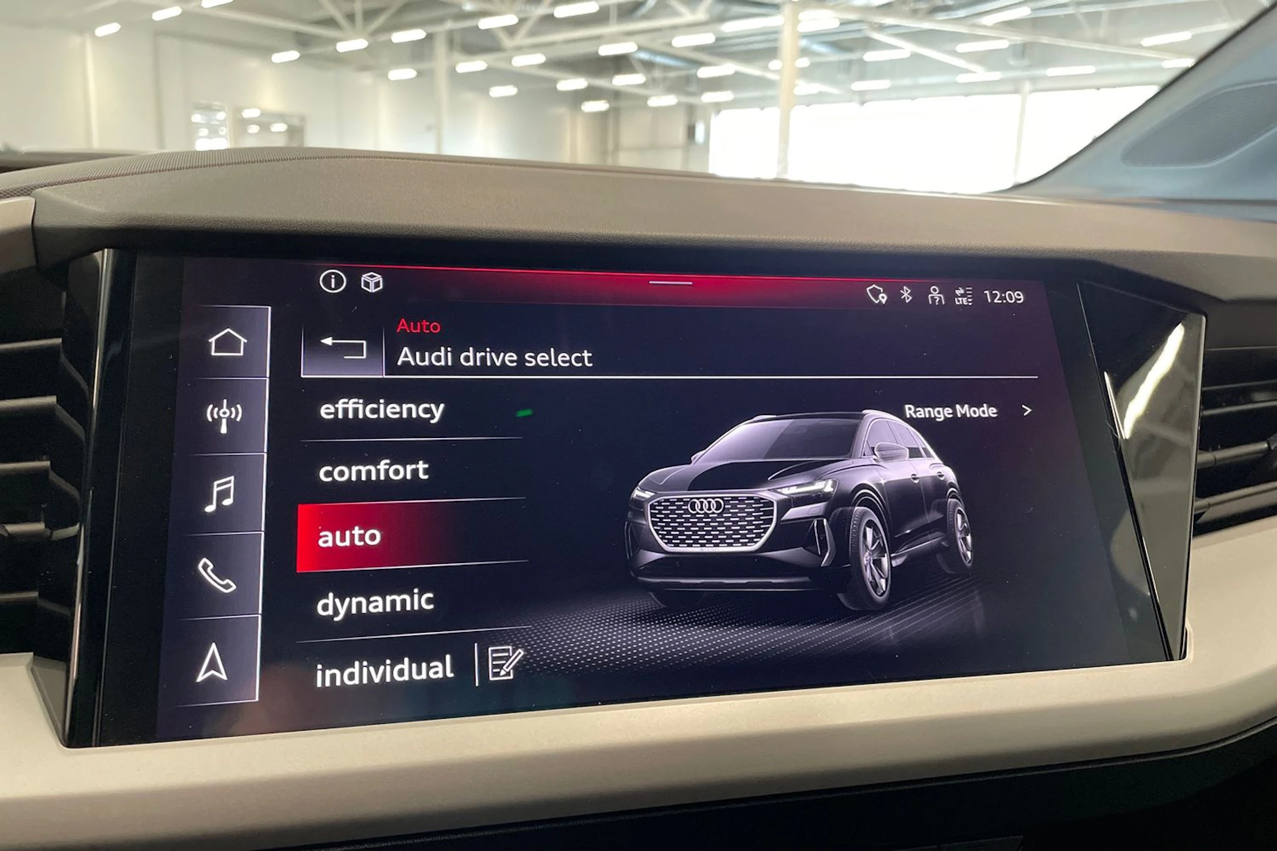 musta Audi Q4 e-tron 2023 kuva 31.