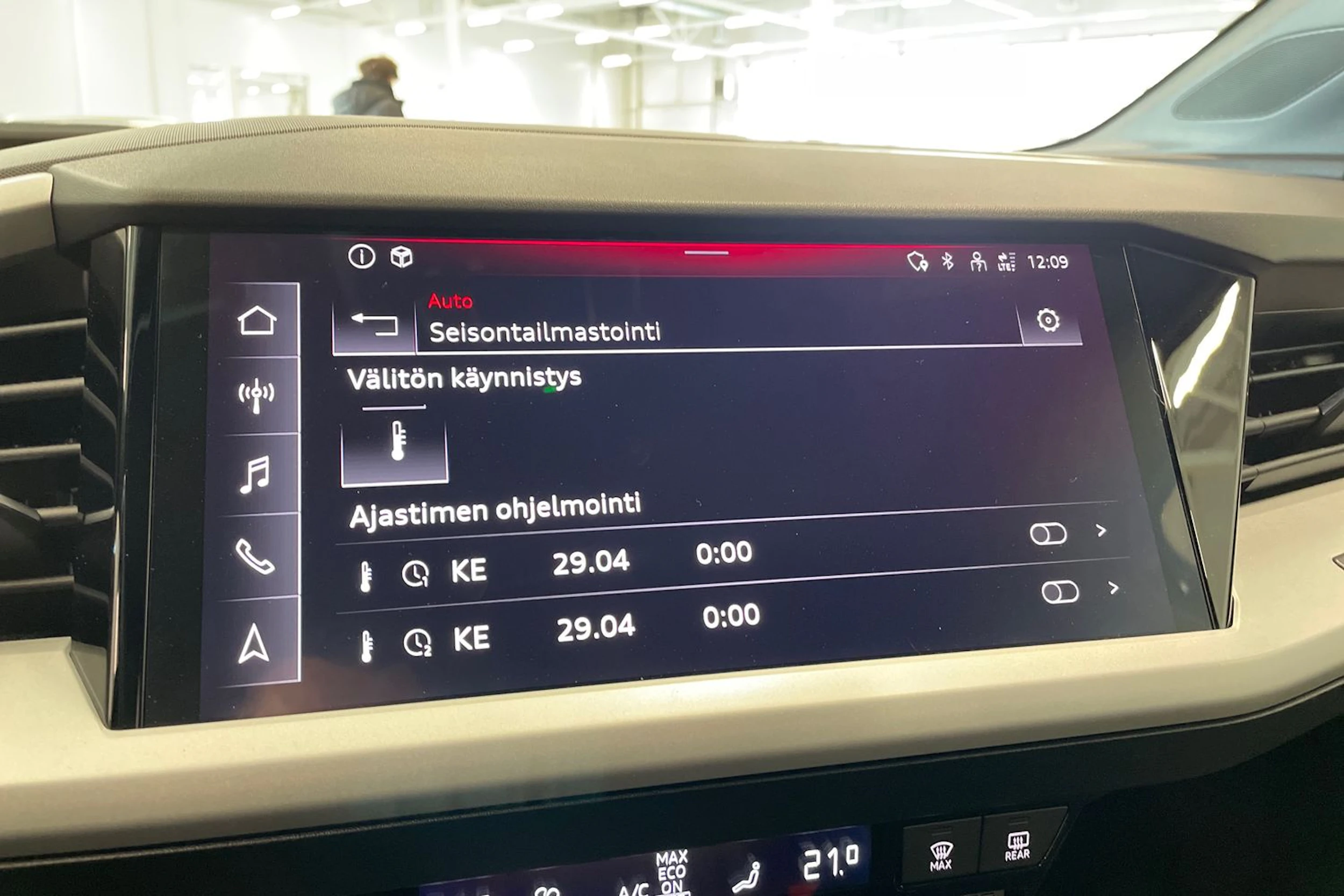 musta Audi Q4 e-tron 2023 kuva 32.