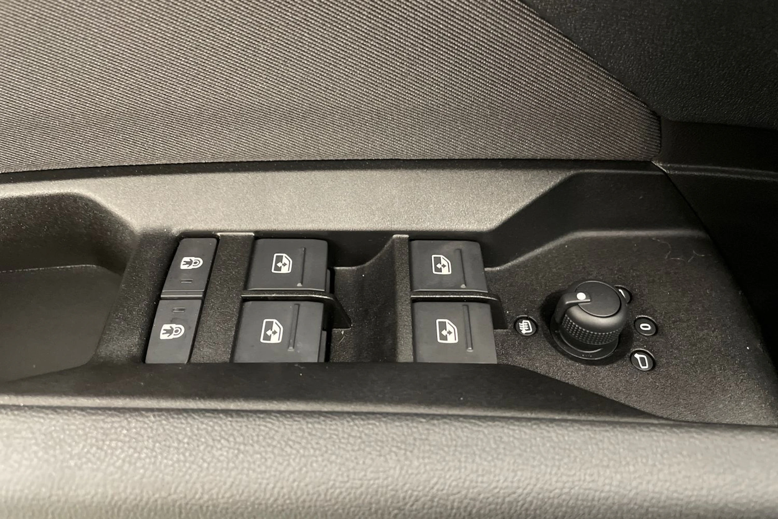 musta Audi Q4 e-tron 2023 kuva 40.