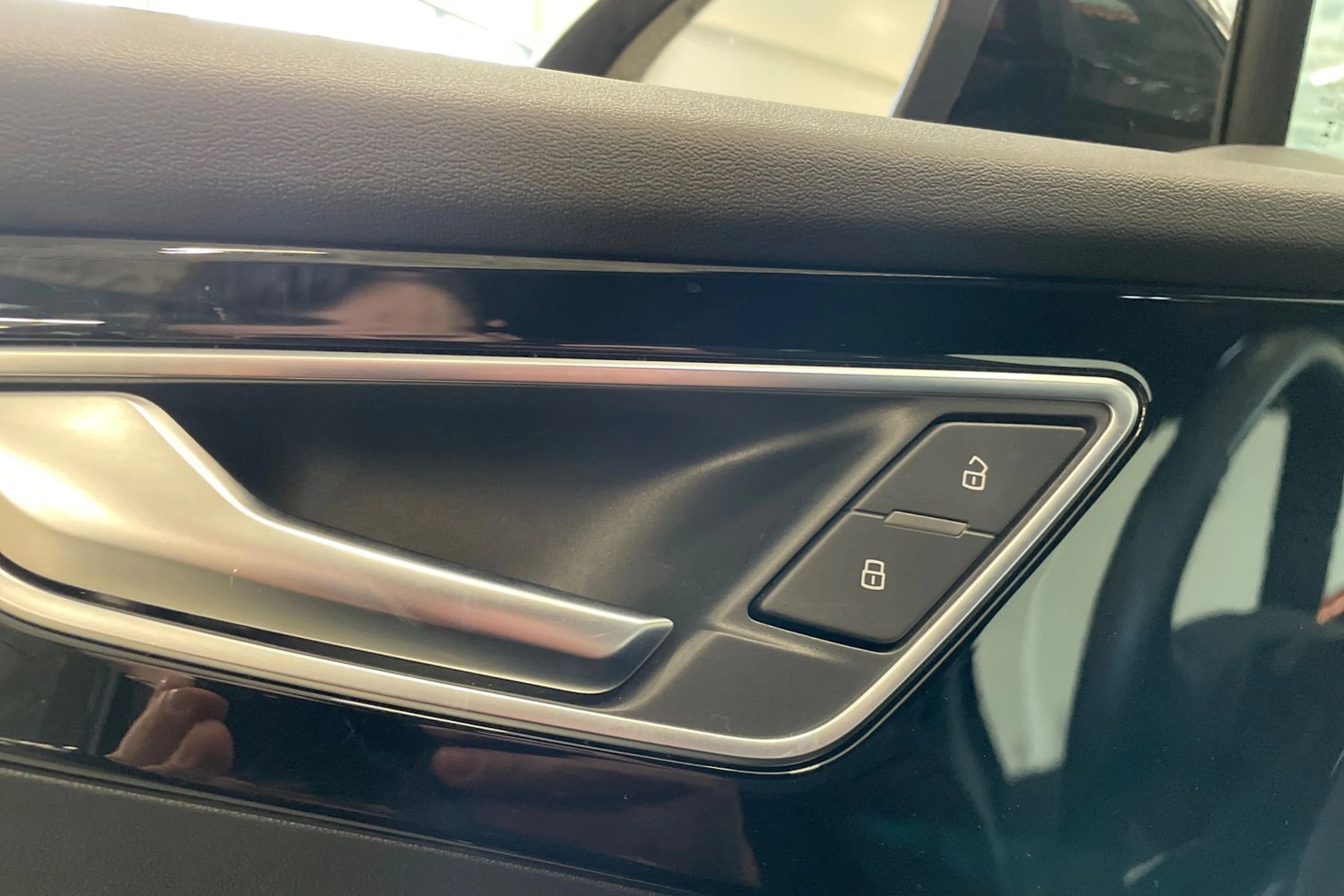 musta Audi Q4 e-tron 2023 kuva 41.
