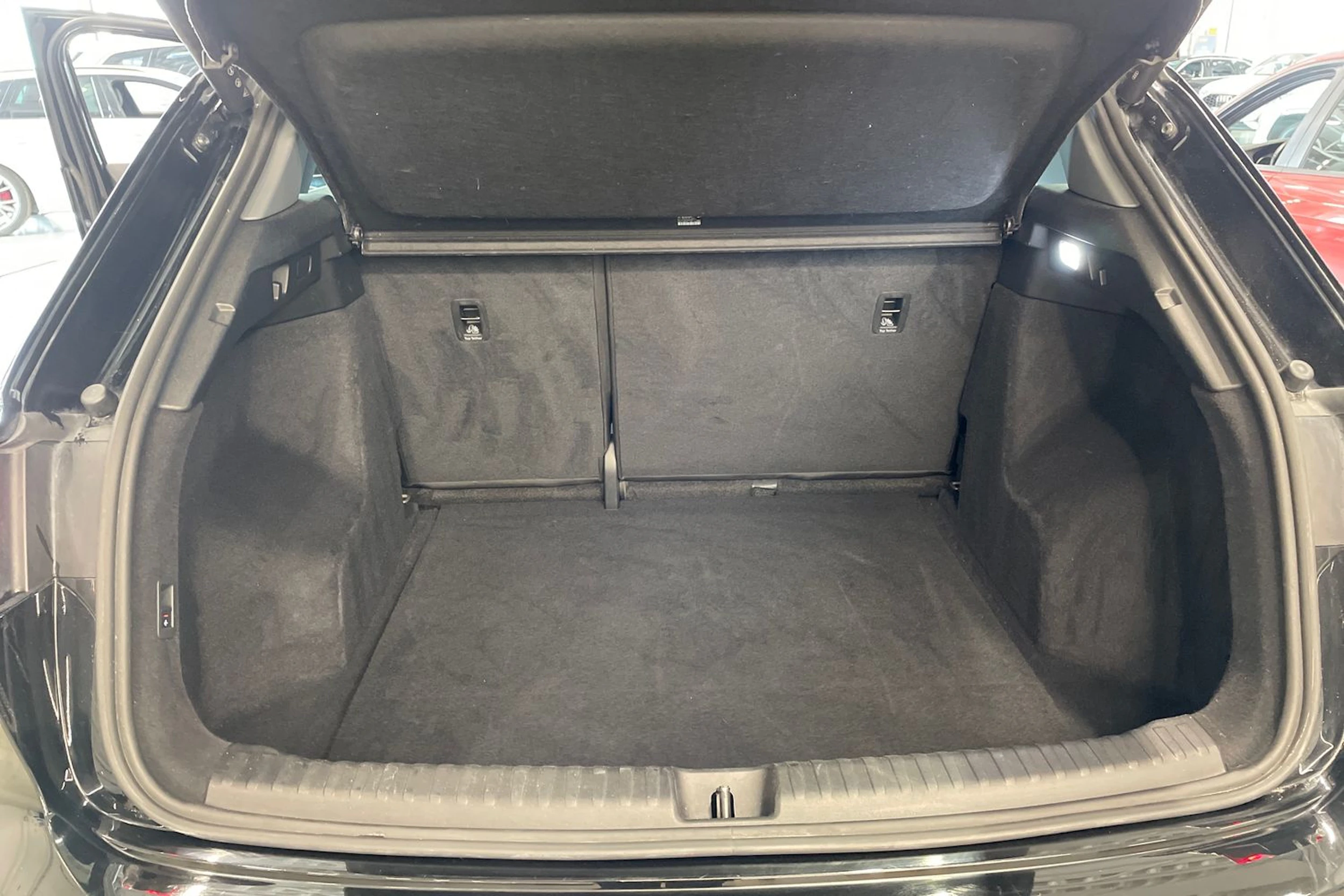 musta Audi Q4 e-tron 2023 kuva 43.