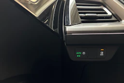 valkoinen Audi Q4 e-tron 2023 kuva 16.