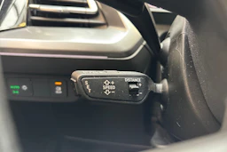 valkoinen Audi Q4 e-tron 2023 kuva 17.