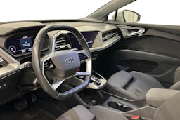 valkoinen Audi Q4 e-tron 2023 kuva 7.