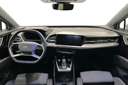 valkoinen Audi Q4 e-tron 2023 kuva 9.