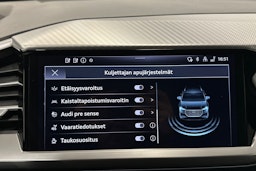 valkoinen Audi Q4 e-tron 2023 kuva 24.