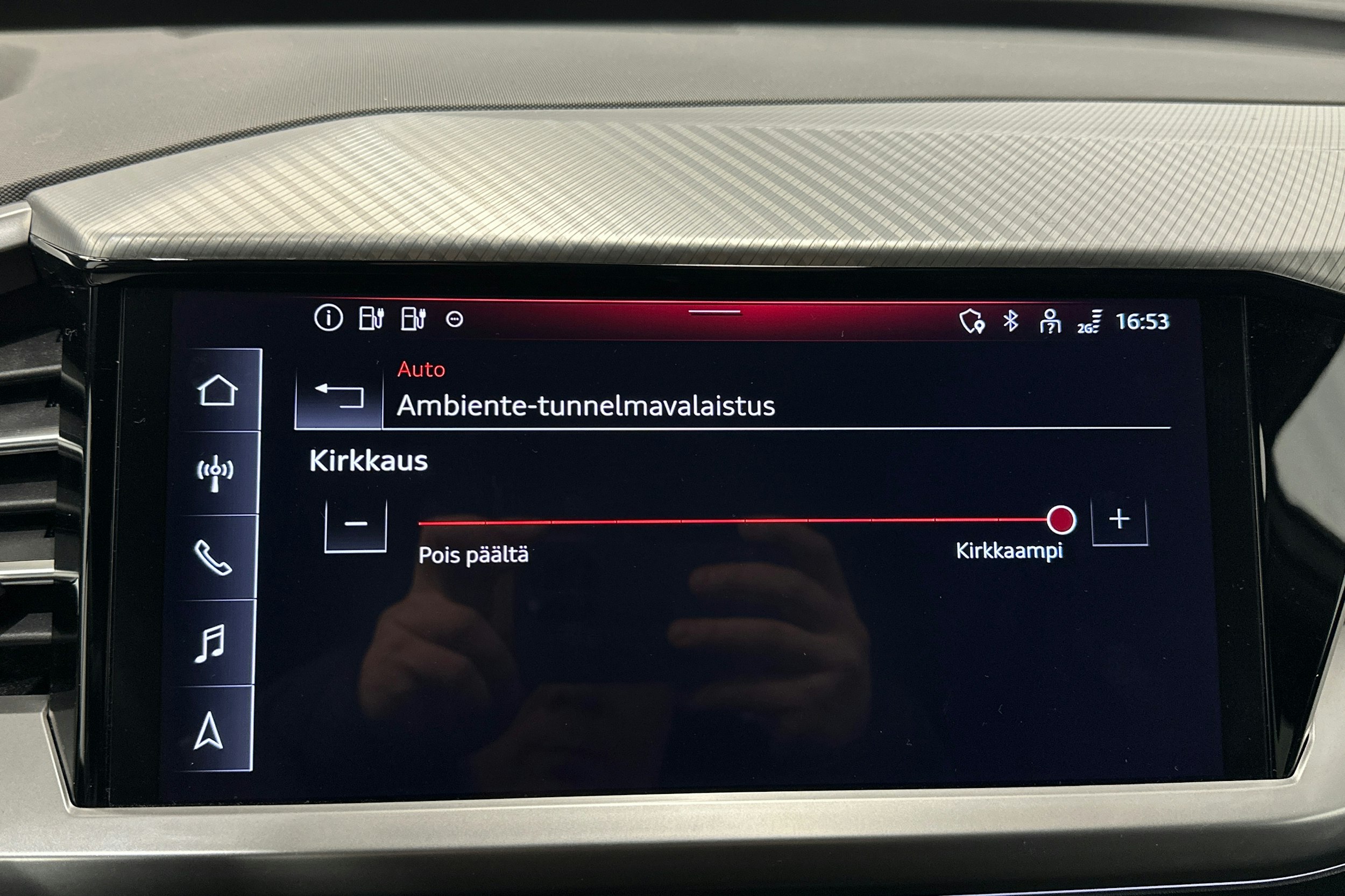 valkoinen Audi Q4 e-tron 2023 kuva 27.