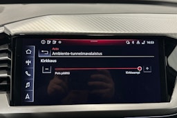 valkoinen Audi Q4 e-tron 2023 kuva 27.