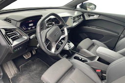 sininen Audi Q4 e-tron 2023 kuva 3.