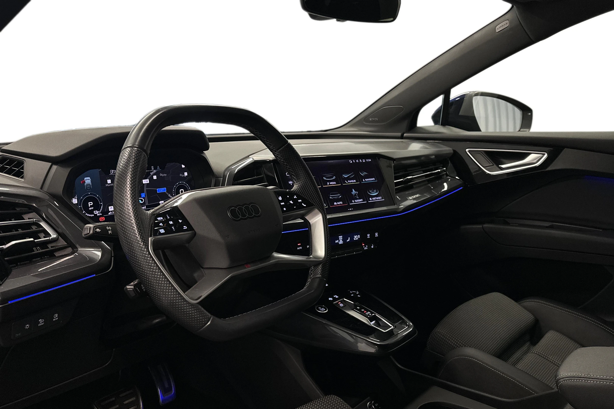 sininen Audi Q4 e-tron 2023 kuva 6.