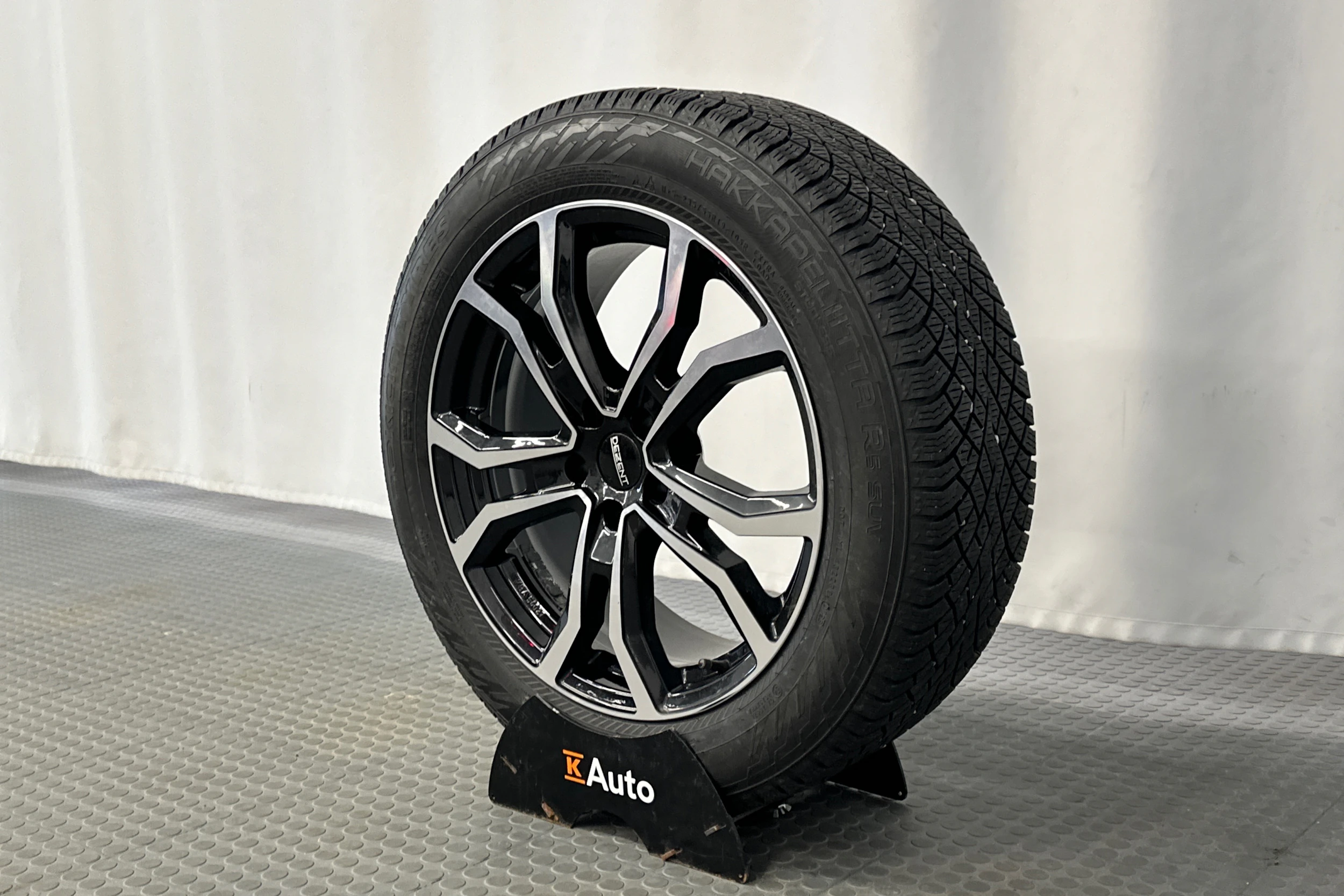 sininen Audi Q4 e-tron 2023 kuva 10.