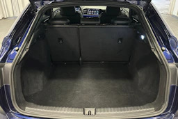 sininen Audi Q4 e-tron 2023 kuva 11.