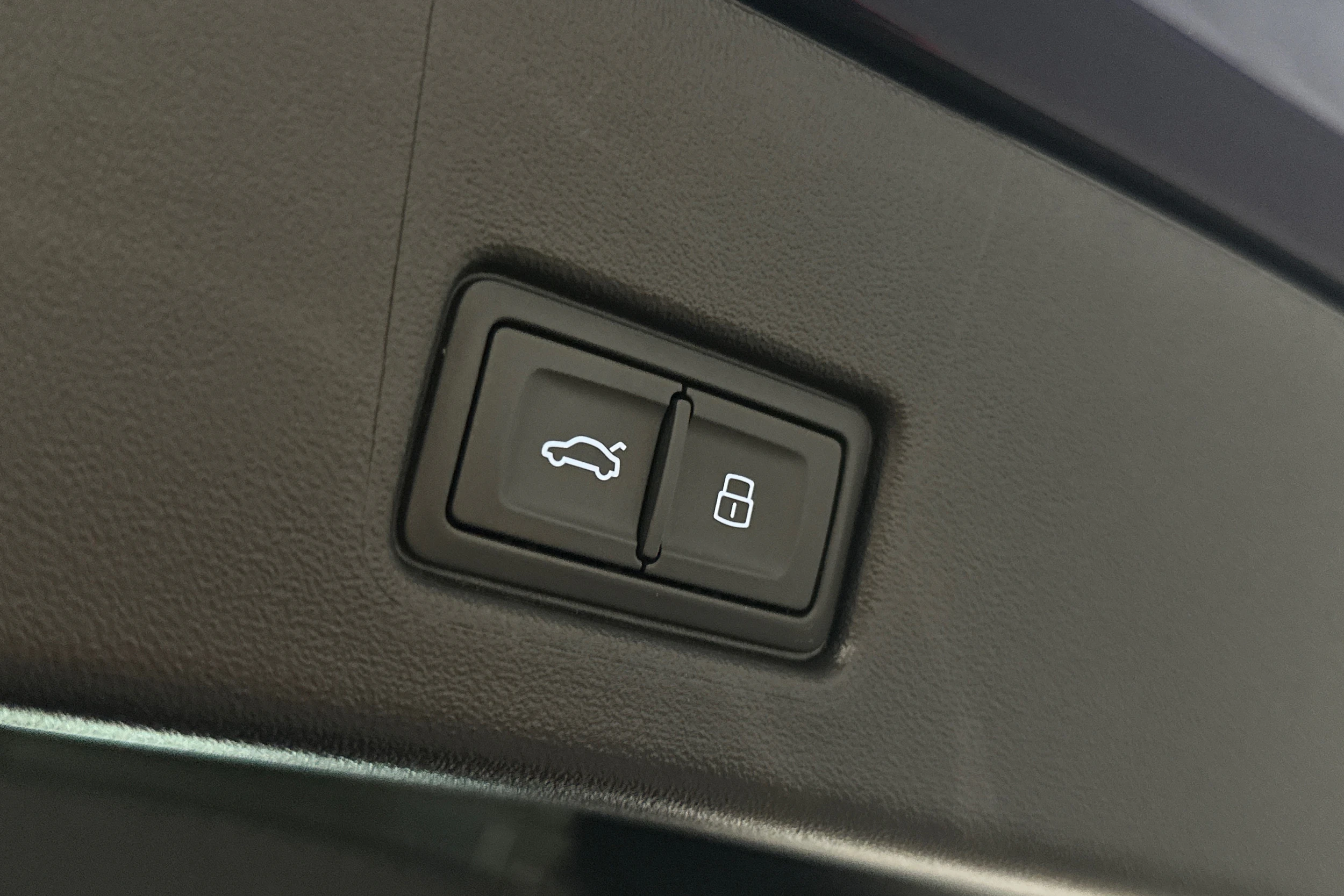 sininen Audi Q4 e-tron 2023 kuva 12.