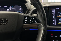 sininen Audi Q4 e-tron 2023 kuva 16.