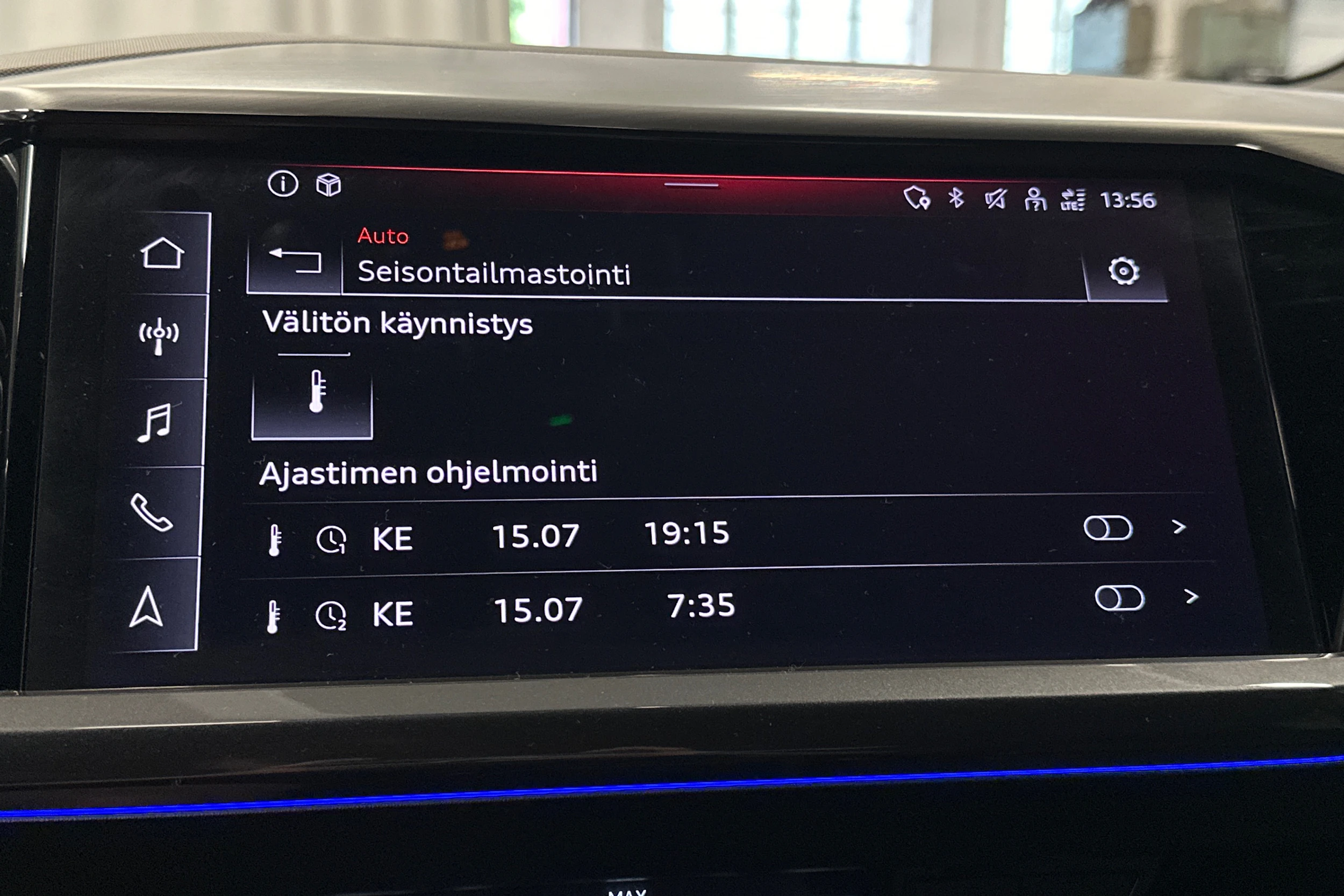sininen Audi Q4 e-tron 2023 kuva 21.