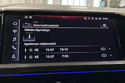 sininen Audi Q4 e-tron 2023 kuva 21.
