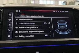 sininen Audi Q4 e-tron 2023 kuva 23.