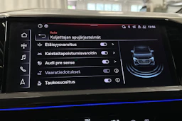 sininen Audi Q4 e-tron 2023 kuva 24.