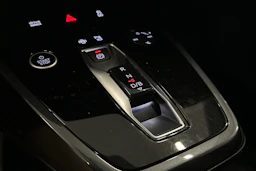 sininen Audi Q4 e-tron 2023 kuva 27.