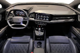 met. harmaa Audi Q4 e-tron 2023 kuva 9.
