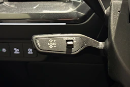 met. harmaa Audi Q4 e-tron 2023 kuva 23.