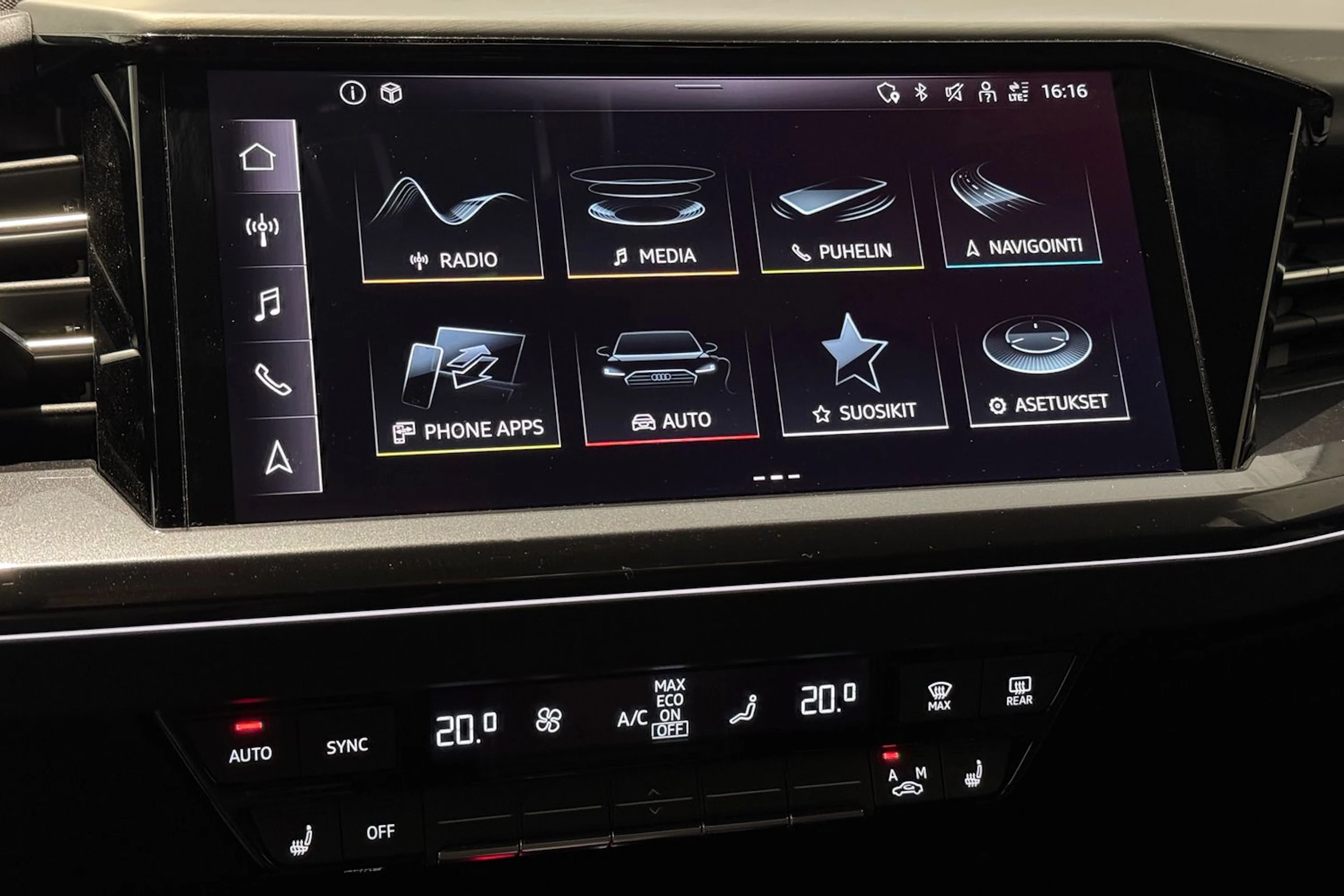 met. harmaa Audi Q4 e-tron 2023 kuva 26.