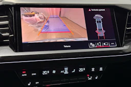 met. harmaa Audi Q4 e-tron 2023 kuva 28.