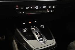 met. harmaa Audi Q4 e-tron 2023 kuva 32.