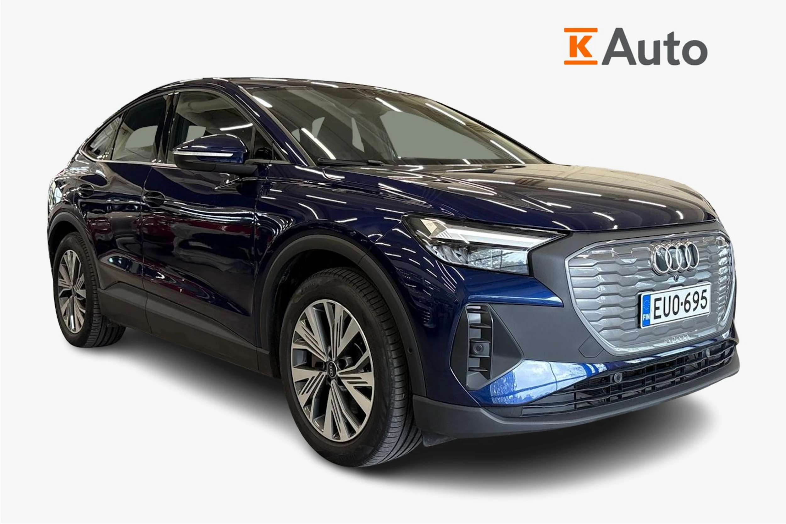 sininen Audi Q4 e-tron 2023 kuva 1.