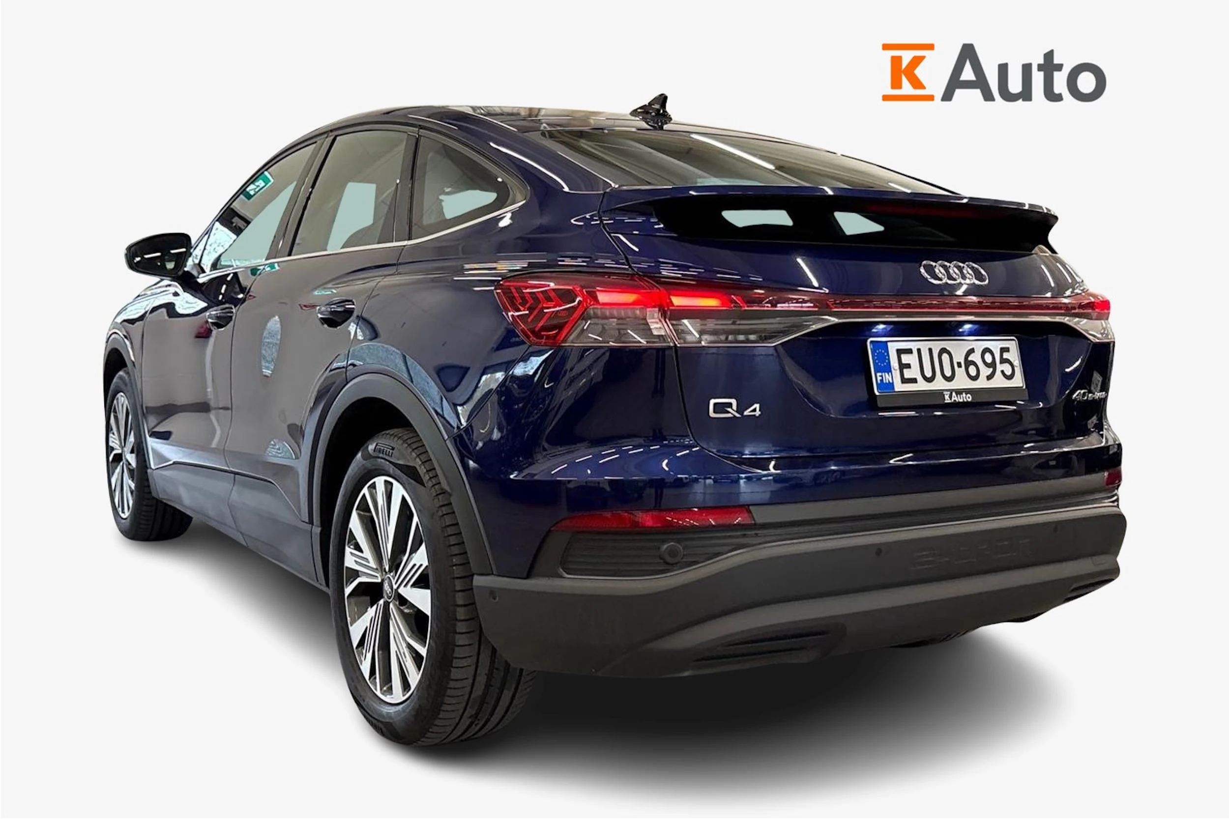 sininen Audi Q4 e-tron 2023 kuva 2.