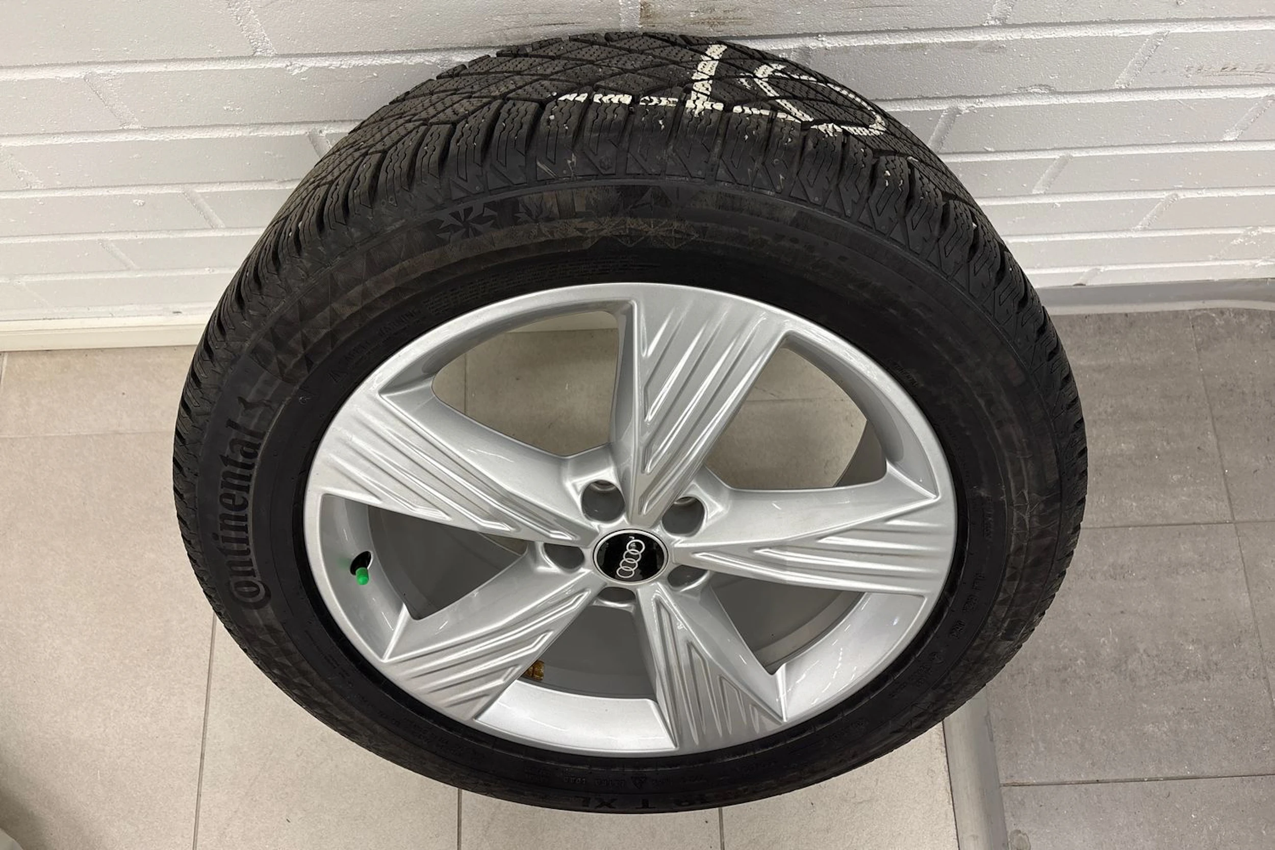 sininen Audi Q4 e-tron 2023 kuva 10.