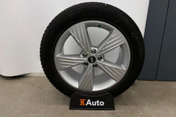 sininen Audi Q4 e-tron 2023 kuva 11.