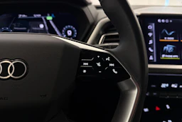sininen Audi Q4 e-tron 2023 kuva 16.