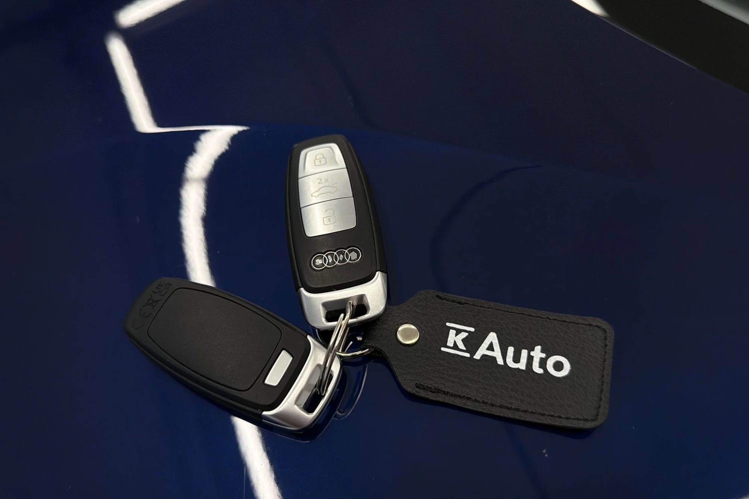 sininen Audi Q4 e-tron 2023 kuva 27.
