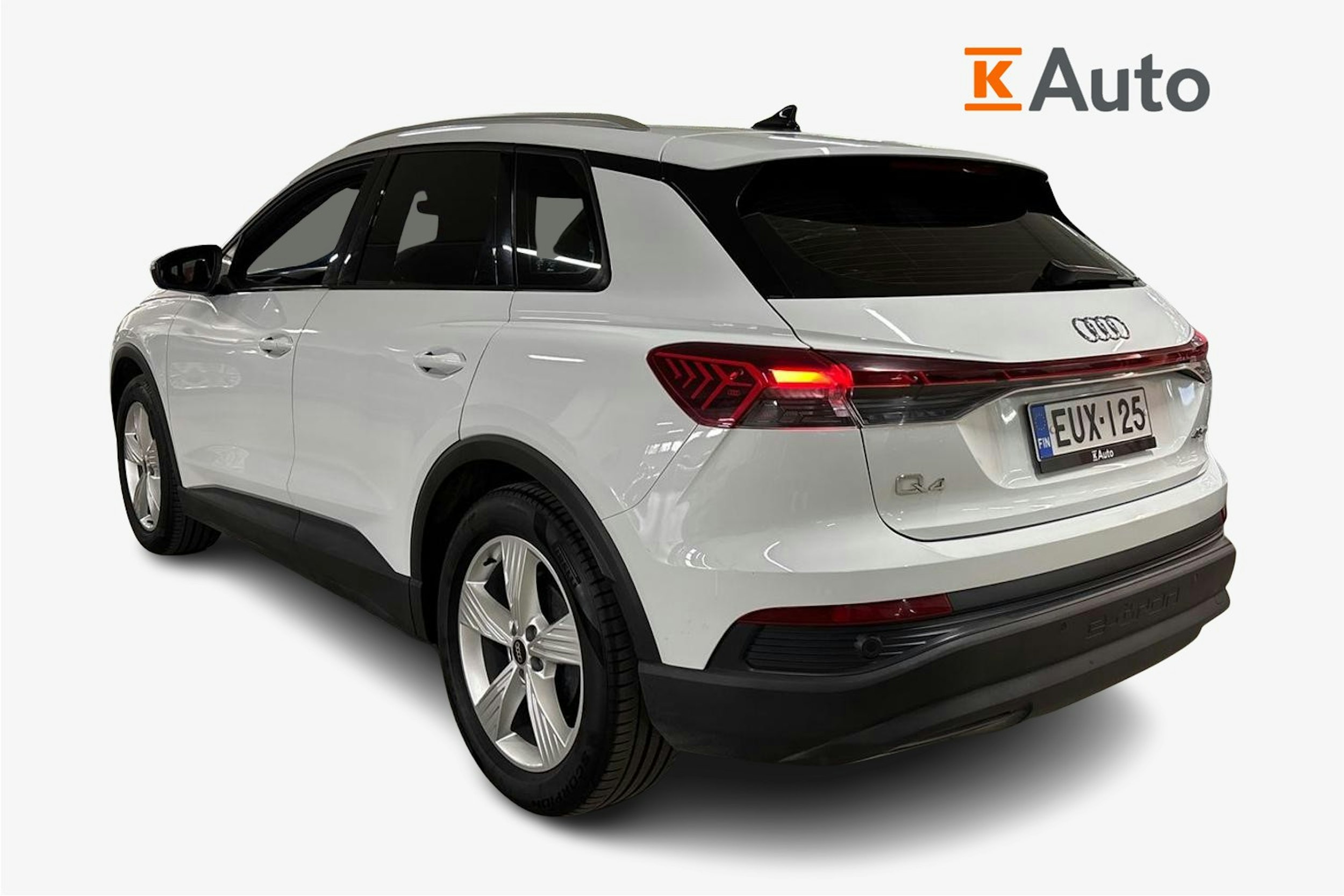 valkoinen Audi Q4 e-tron 2023 kuva 2.