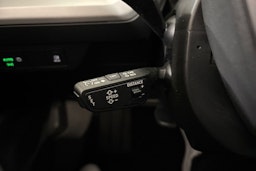 valkoinen Audi Q4 e-tron 2023 kuva 18.
