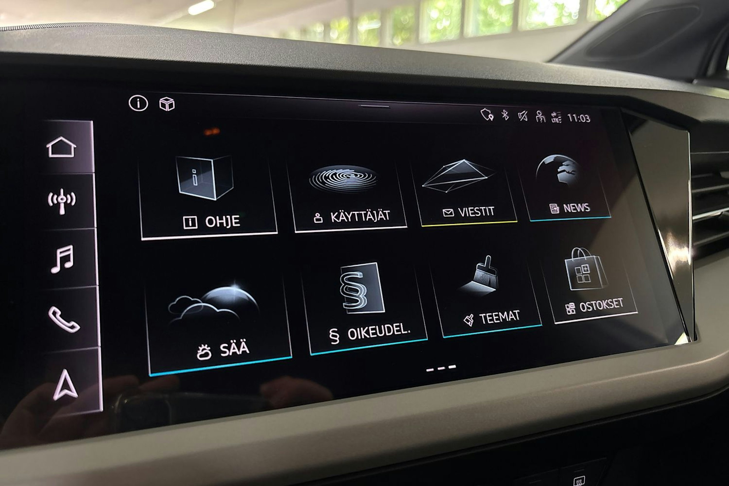 valkoinen Audi Q4 e-tron 2023 kuva 21.