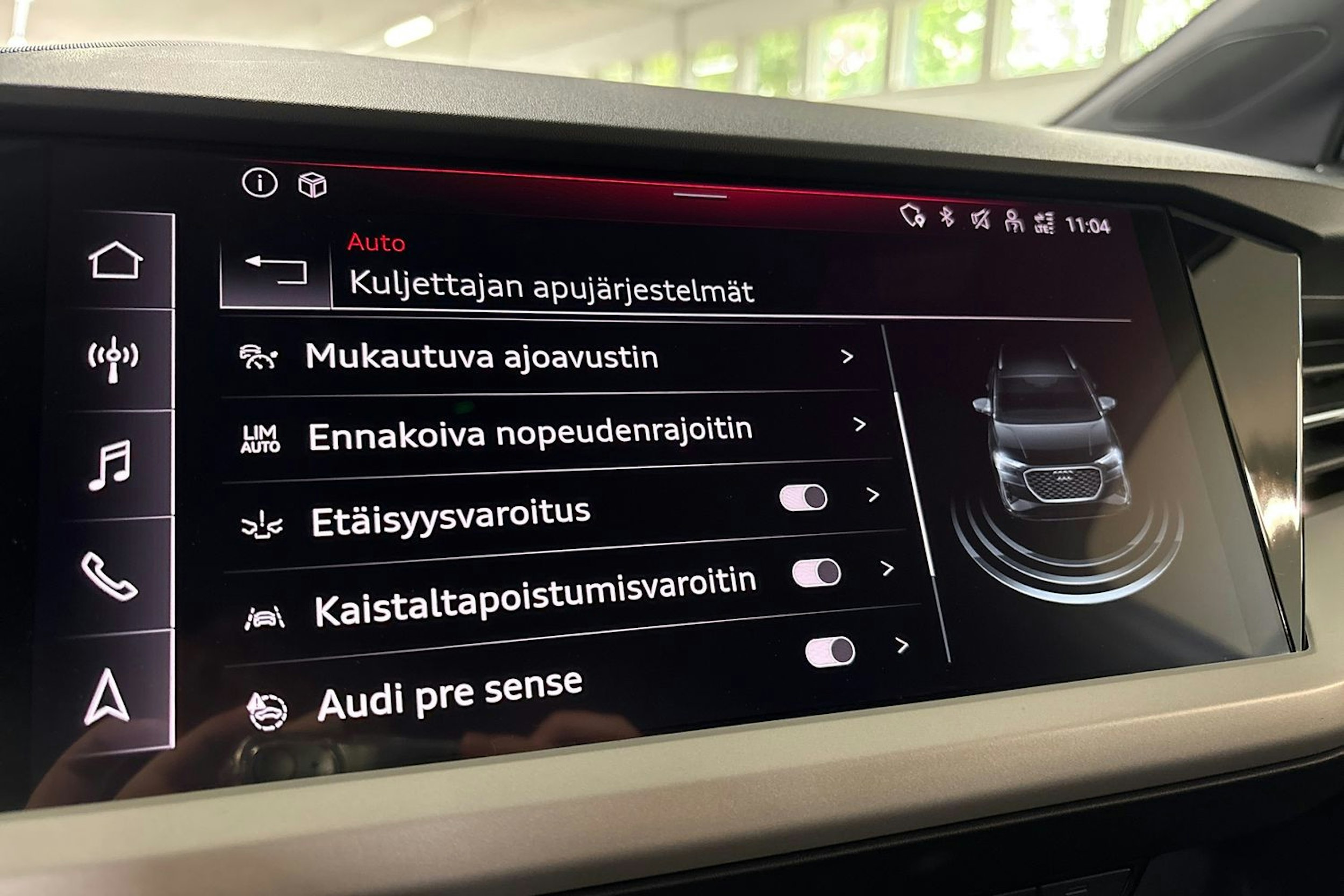 valkoinen Audi Q4 e-tron 2023 kuva 24.