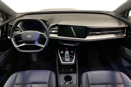 Valkoinen Audi Q4 e-tron 2023 kuva 7.